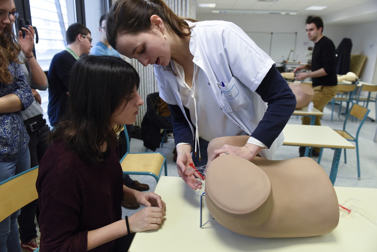 15 Gestes Médecine  sur manequin Lyon sud  (23).JPG